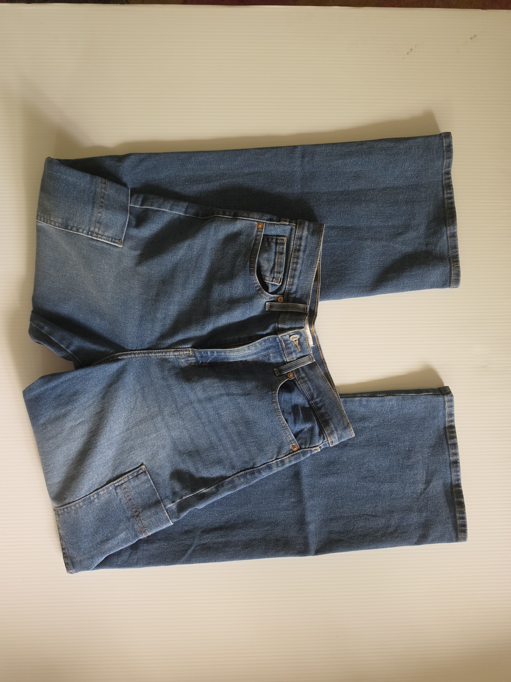 Women's Classic Blue Denim Jeans, Loose Straight Style, Size 8